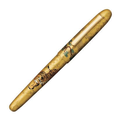 #3776センチュリー金沢箔　松虎
